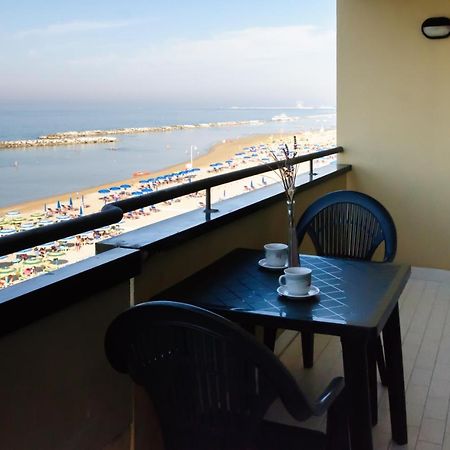 Residence Belvedere Vista - Seafront Rimini Esterno foto