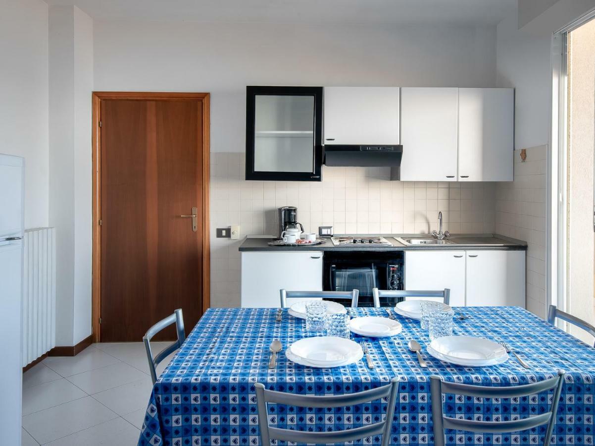 Residence Belvedere Vista - Seafront Rimini Esterno foto