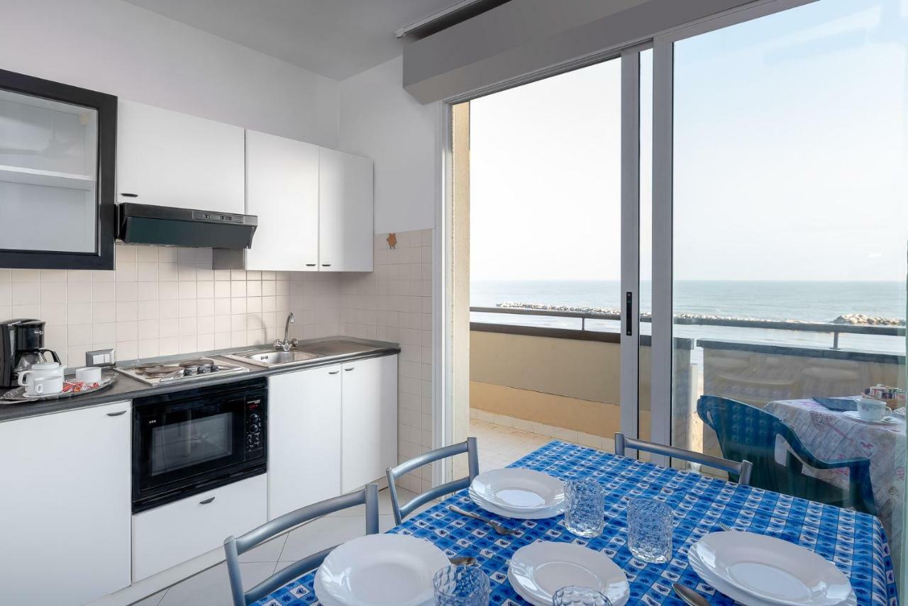 Residence Belvedere Vista - Seafront Rimini Esterno foto