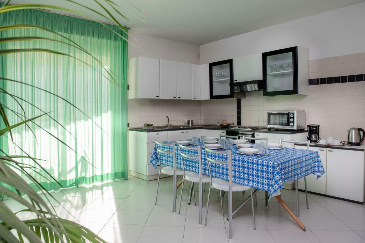 Residence Belvedere Vista - Seafront Rimini Esterno foto